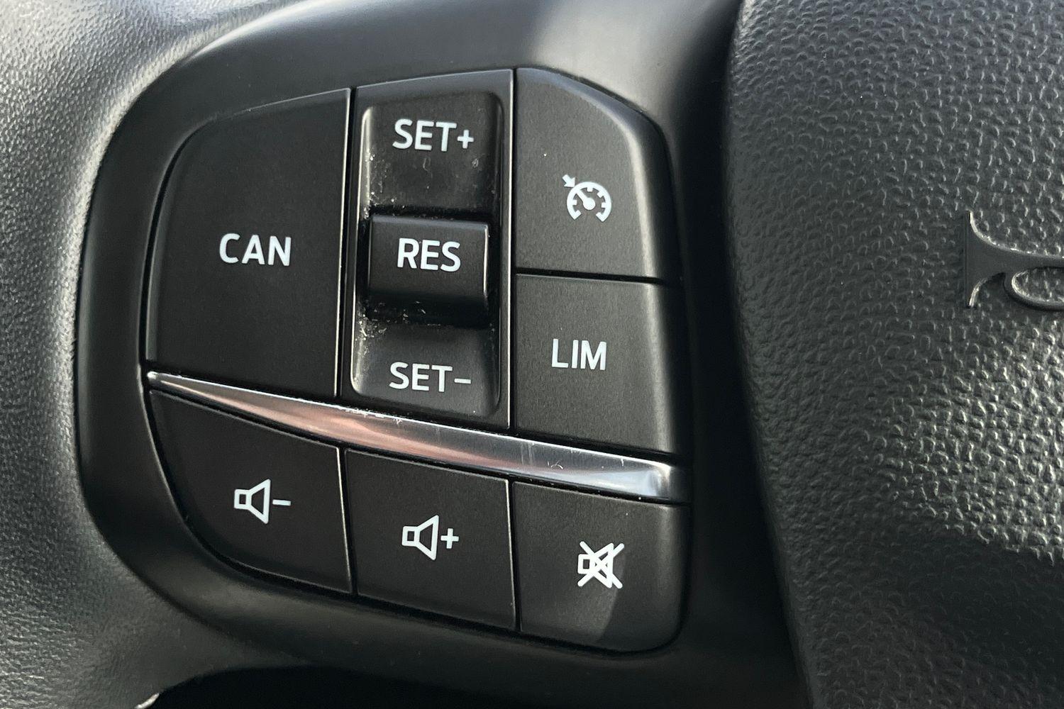 Ford FIESTA Photo 24