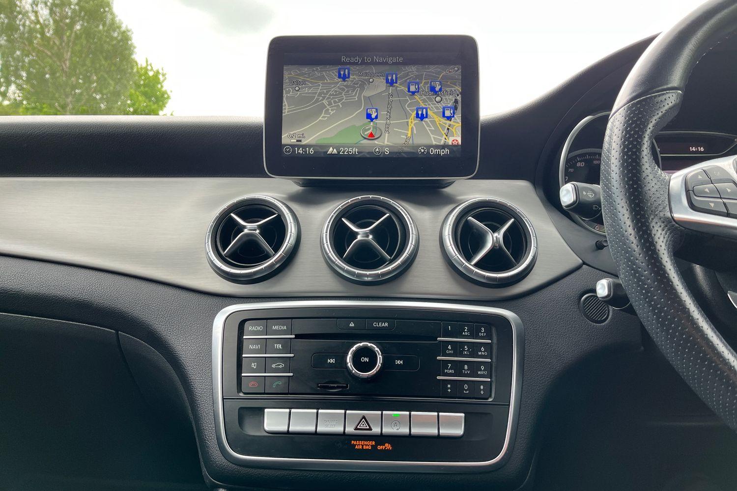Mercedes-Benz CLA Photo 28