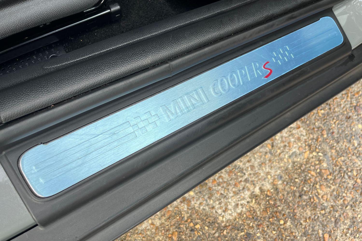 MINI HATCHBACK Photo 35