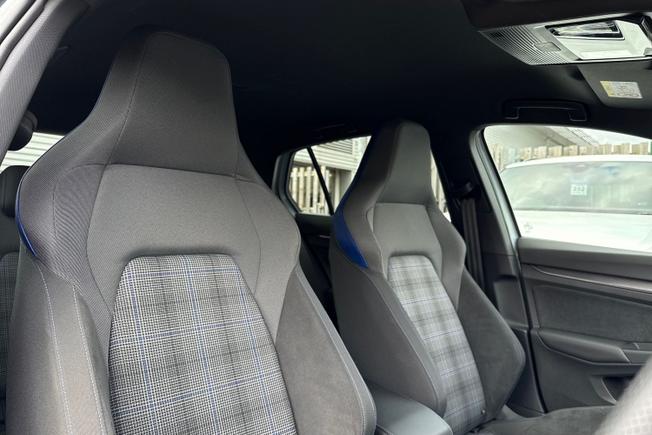 VOLKSWAGEN Golf Photo 26
