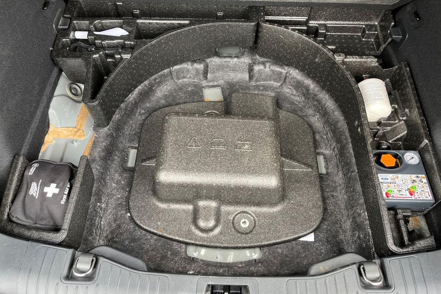 Ford Kuga Photo autoimg-750b9aa2cf3ae80c79c587d43602feb3d98fb7a8.jpg