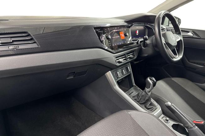 VOLKSWAGEN Polo Photo 2