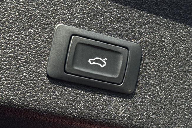Audi e-tron Photo 24