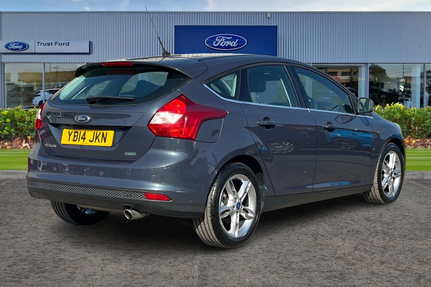 Ford FOCUS Photo 3