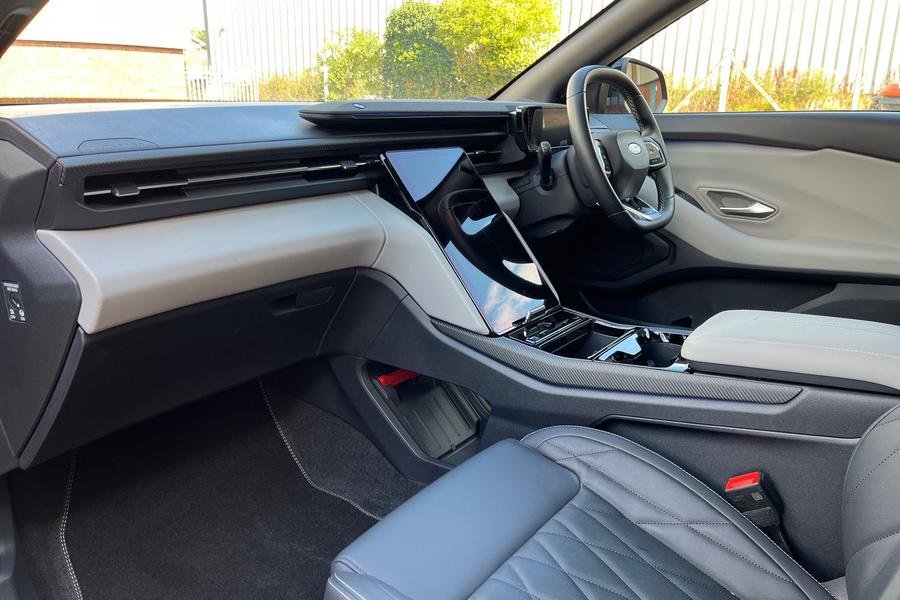 Ford Explorer Photo autoimg-751542888acae525020ceef4ded8a7b38ffe9502.jpg