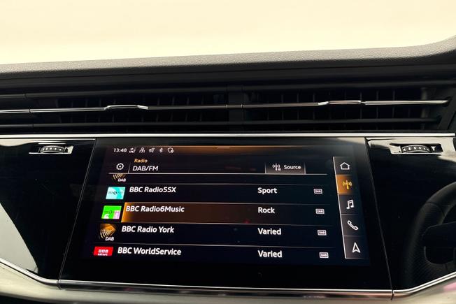 AUDI Q8 Photo 13