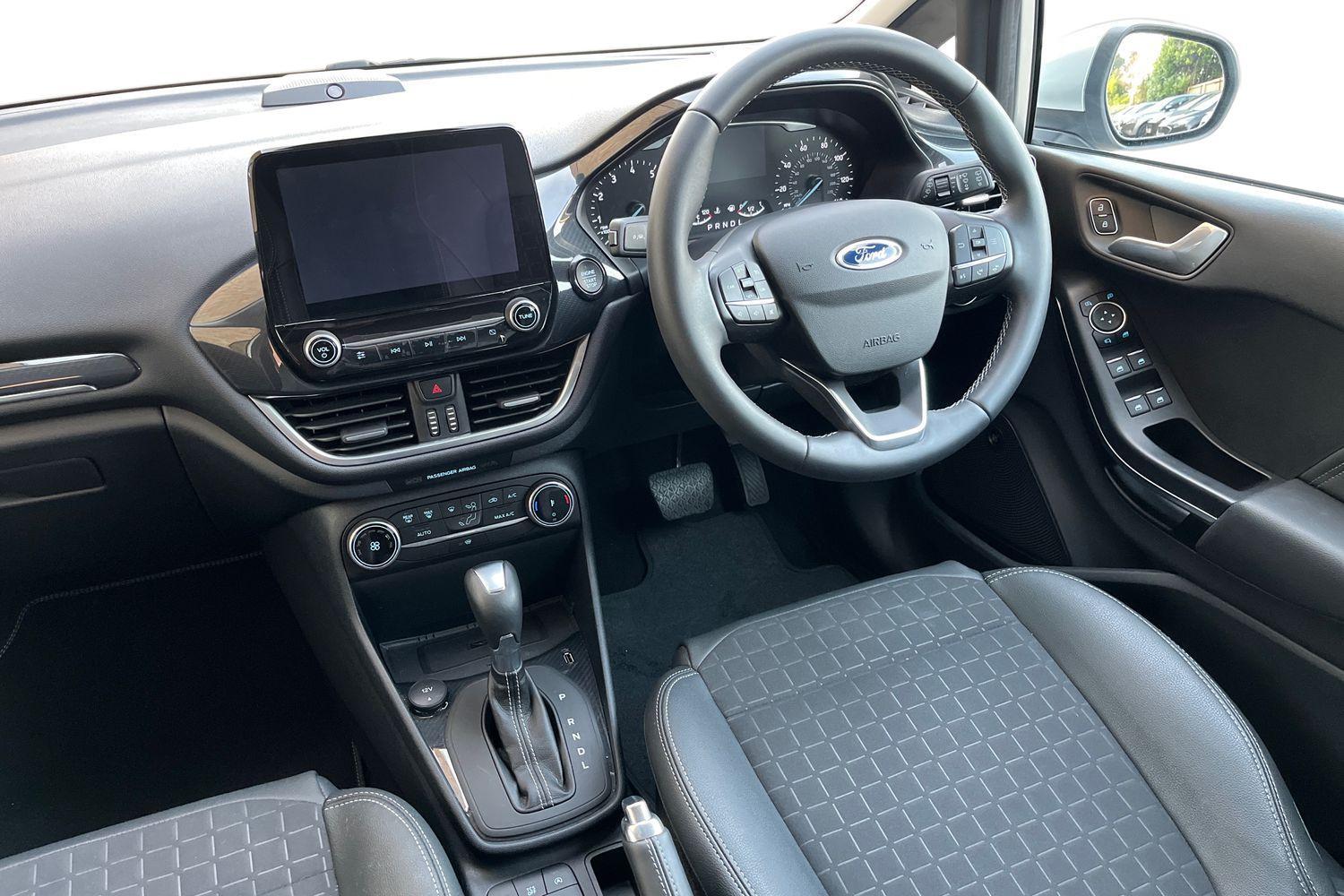 Ford FIESTA Photo 10