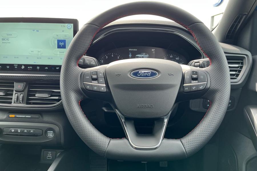 Ford FOCUS Photo autoimg-751a5eeee6eebda8e778144a9492ad411108436f.jpg