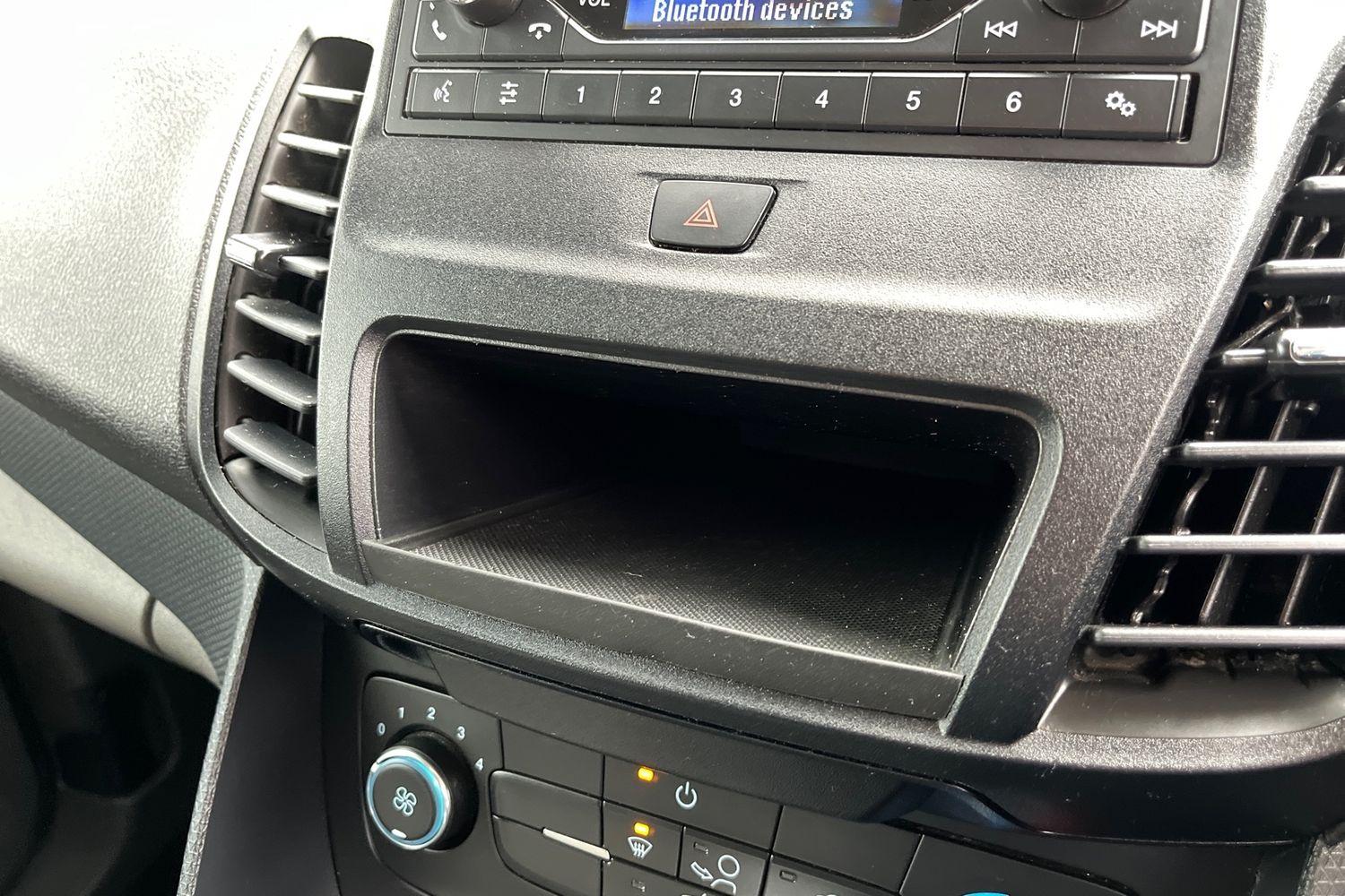 Ford TRANSIT CONNECT Photo 28