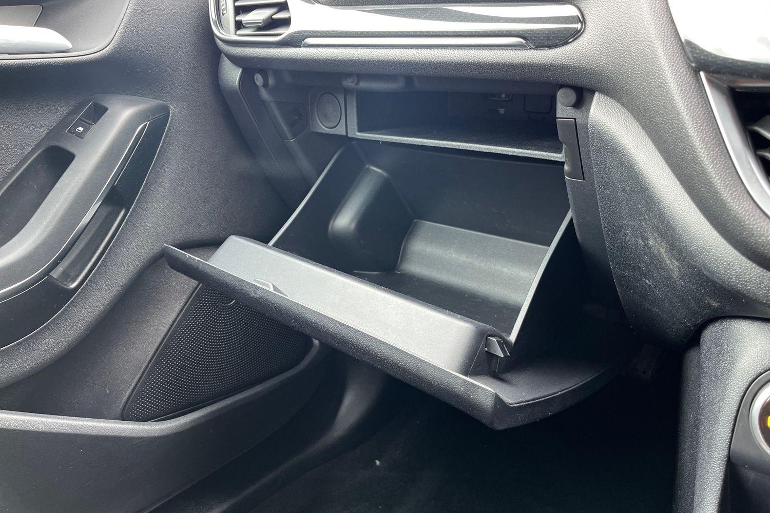 Ford FIESTA Photo 33