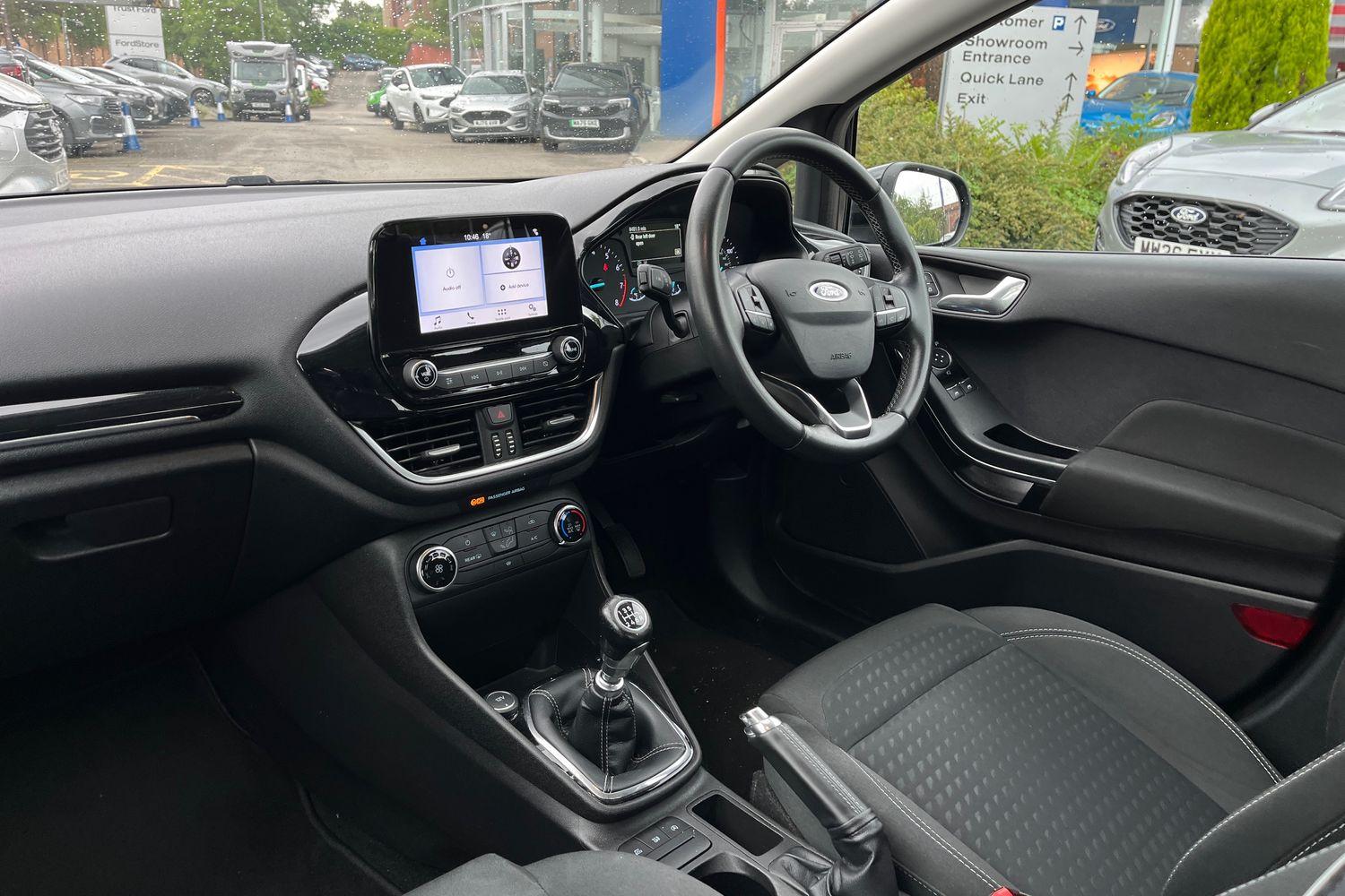 Ford Fiesta Photo 17