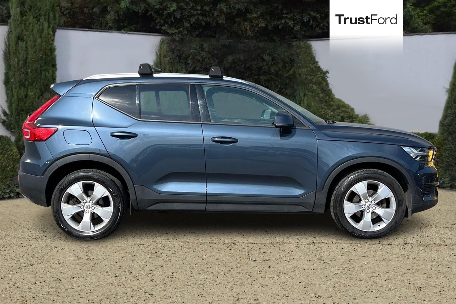 Volvo XC40 Photo 2