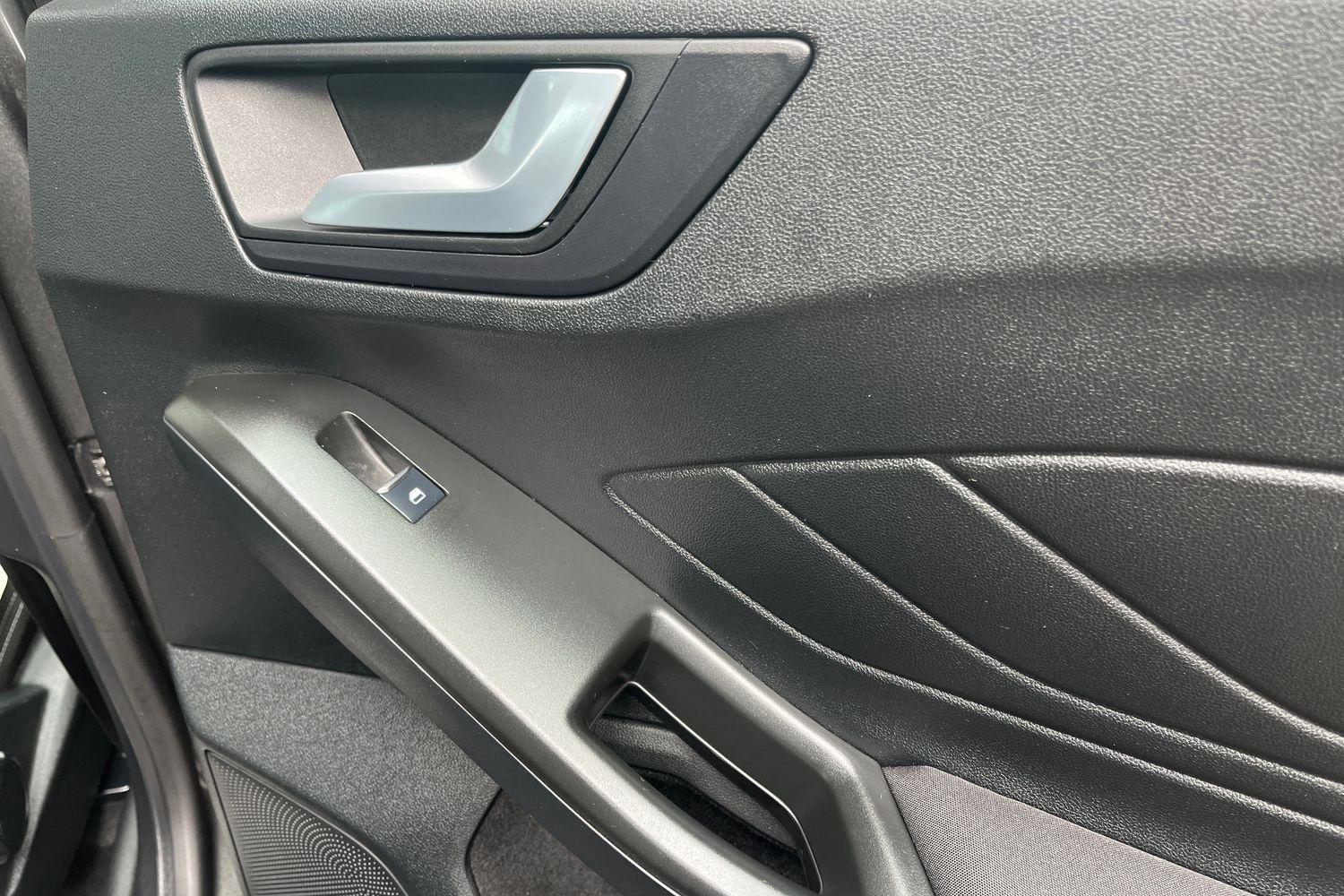 Ford Ford Focus Hatchback 1.0 EcoBoost Hybrid mHEV Titanium 5dr Photo 34