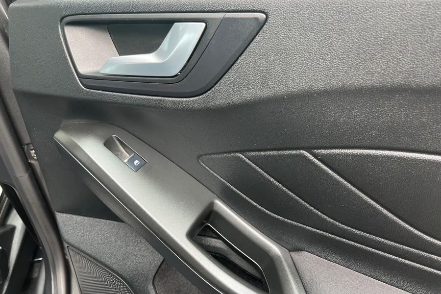 Ford Ford Focus Hatchback 1.0 EcoBoost Hybrid mHEV Titanium 5dr Photo autoimg-752cd6d583bc14d0d340af4bc5697509f8aa1f80.jpg