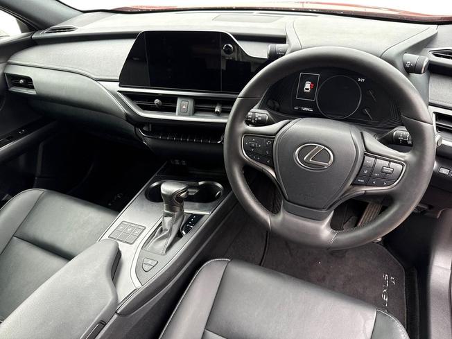 LEXUS Ux Photo 6