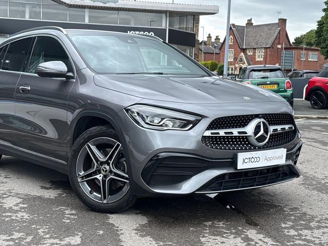 MERCEDES-BENZ GLA Photo 24