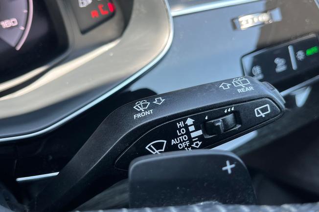 AUDI Q8 Photo 40