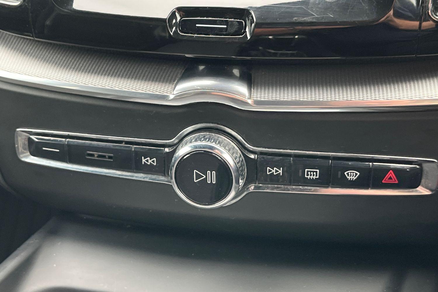 Volvo XC60 Photo 34