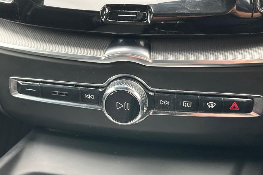 Volvo XC60 Photo autoimg-7537c0432045816cb5ffb840d56d1f8c3fbb105a.jpg