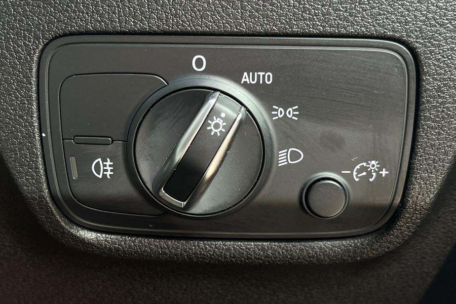 Audi Q2 Photo autoimg-753acaf0704c71b0f3431fbd259224c8fd665f22.jpg