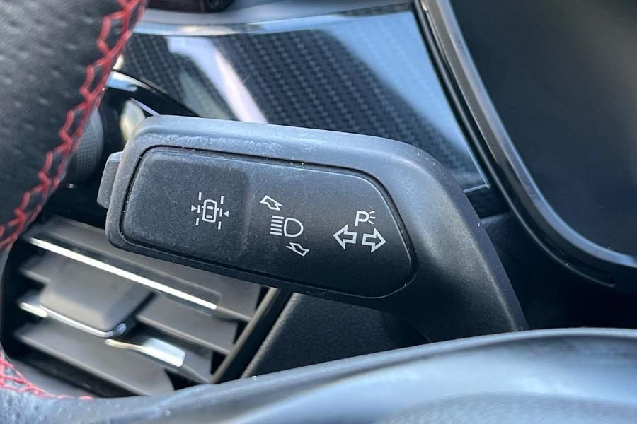 Ford KUGA Photo autoimg-753acd1db4acf459fea9b9a0d56dd9f72d1d5af0.jpg