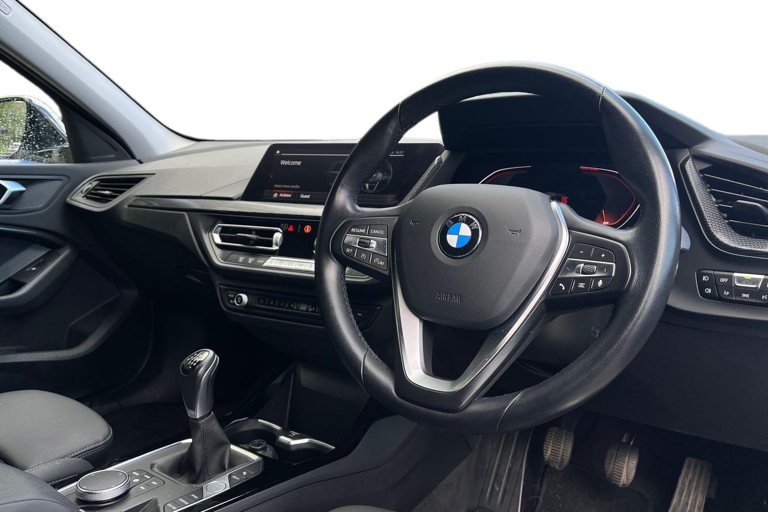 BMW 1 SERIES Photo 8
