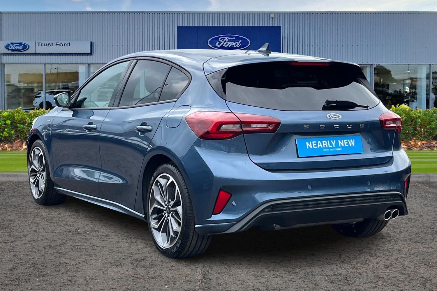 Ford FOCUS Photo 1