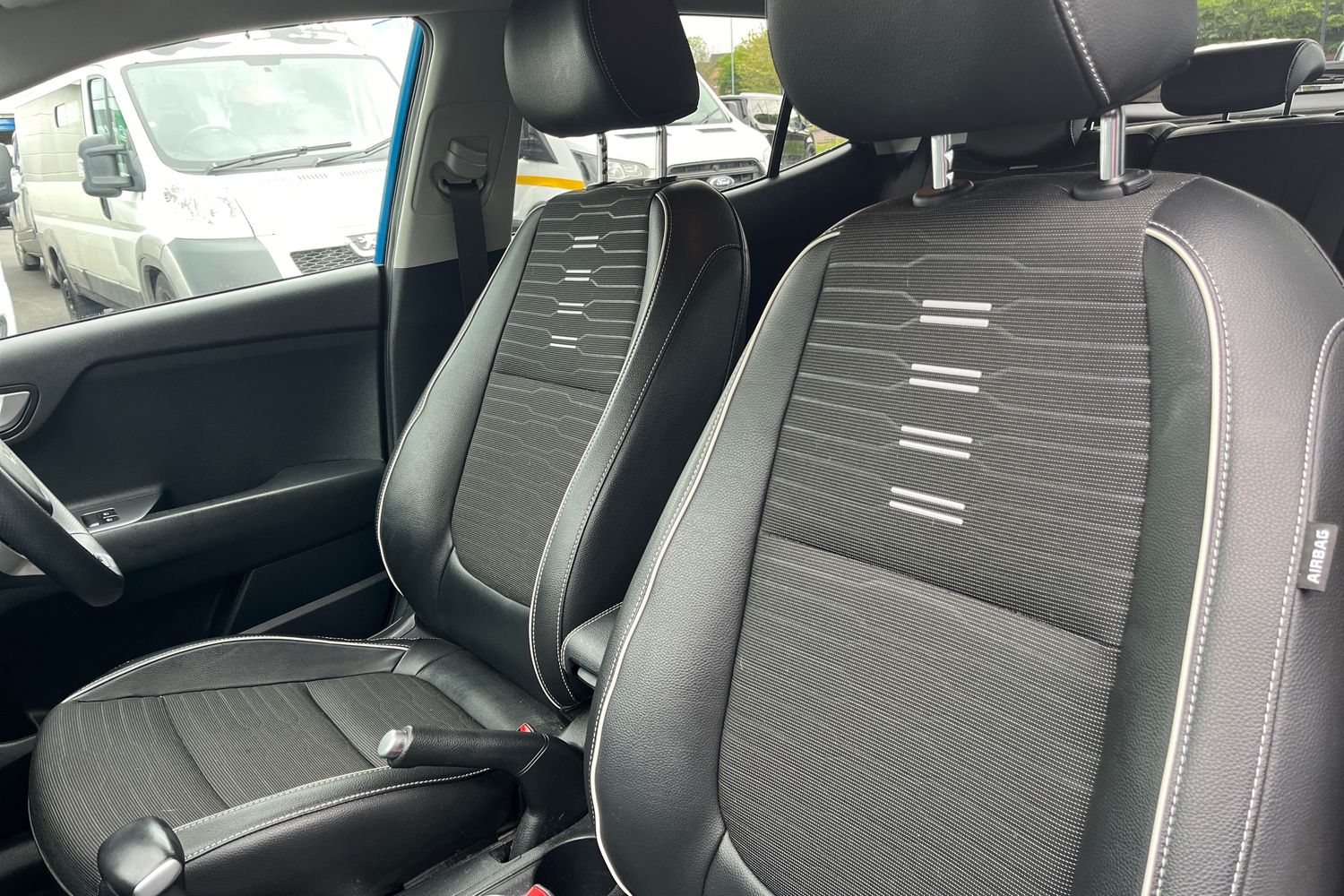 Kia STONIC Photo 18