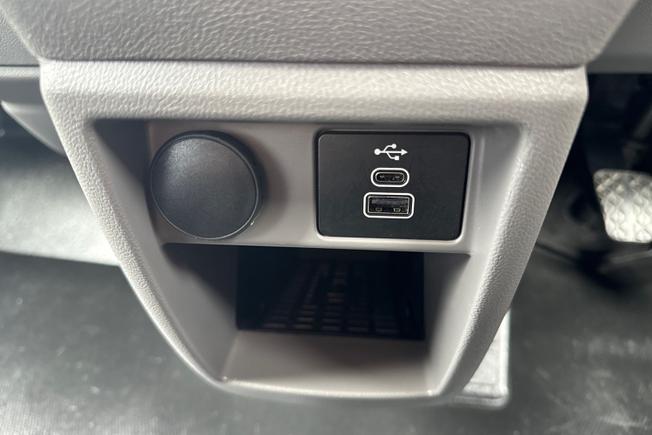 VOLKSWAGEN Transporter Photo 47