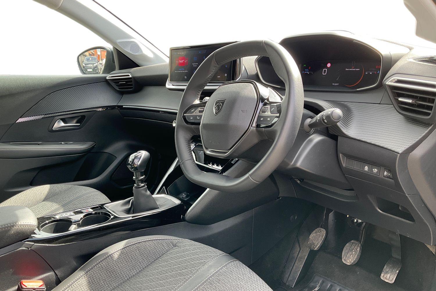 Peugeot 208 Photo 8