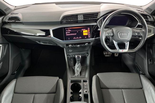AUDI Q3 Photo 10