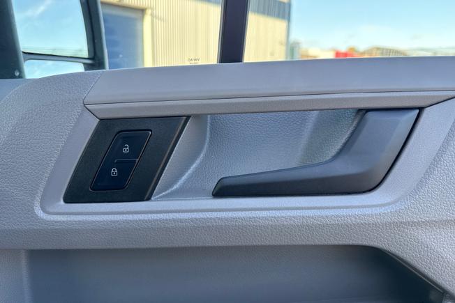 VOLKSWAGEN Crafter Photo 35