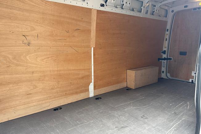 VOLKSWAGEN Crafter Photo 9