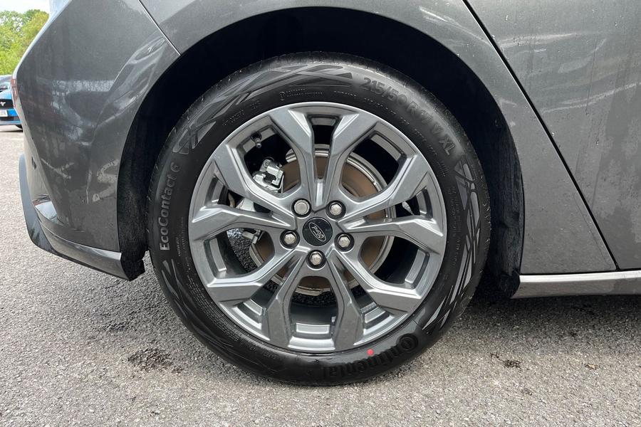 Ford Focus Photo autoimg-75538a8e3694cb59e34020a91e745df8f5d3a7a6.jpg