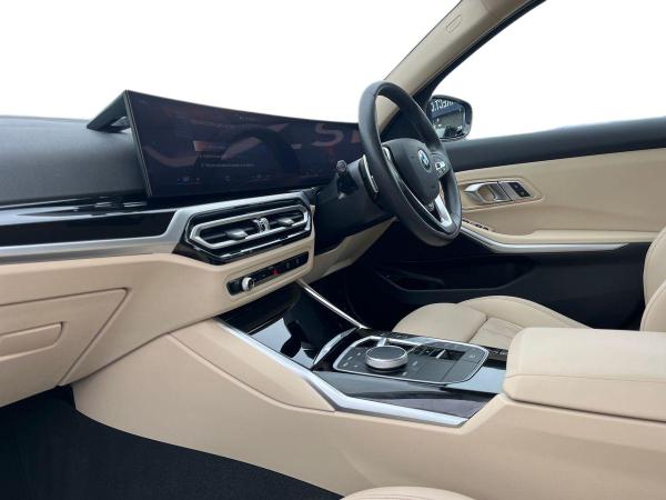 BMW 3 Series Photo autoimg-7554789e4a383e5348f7ecea0da80ead3c08e22f.jpg