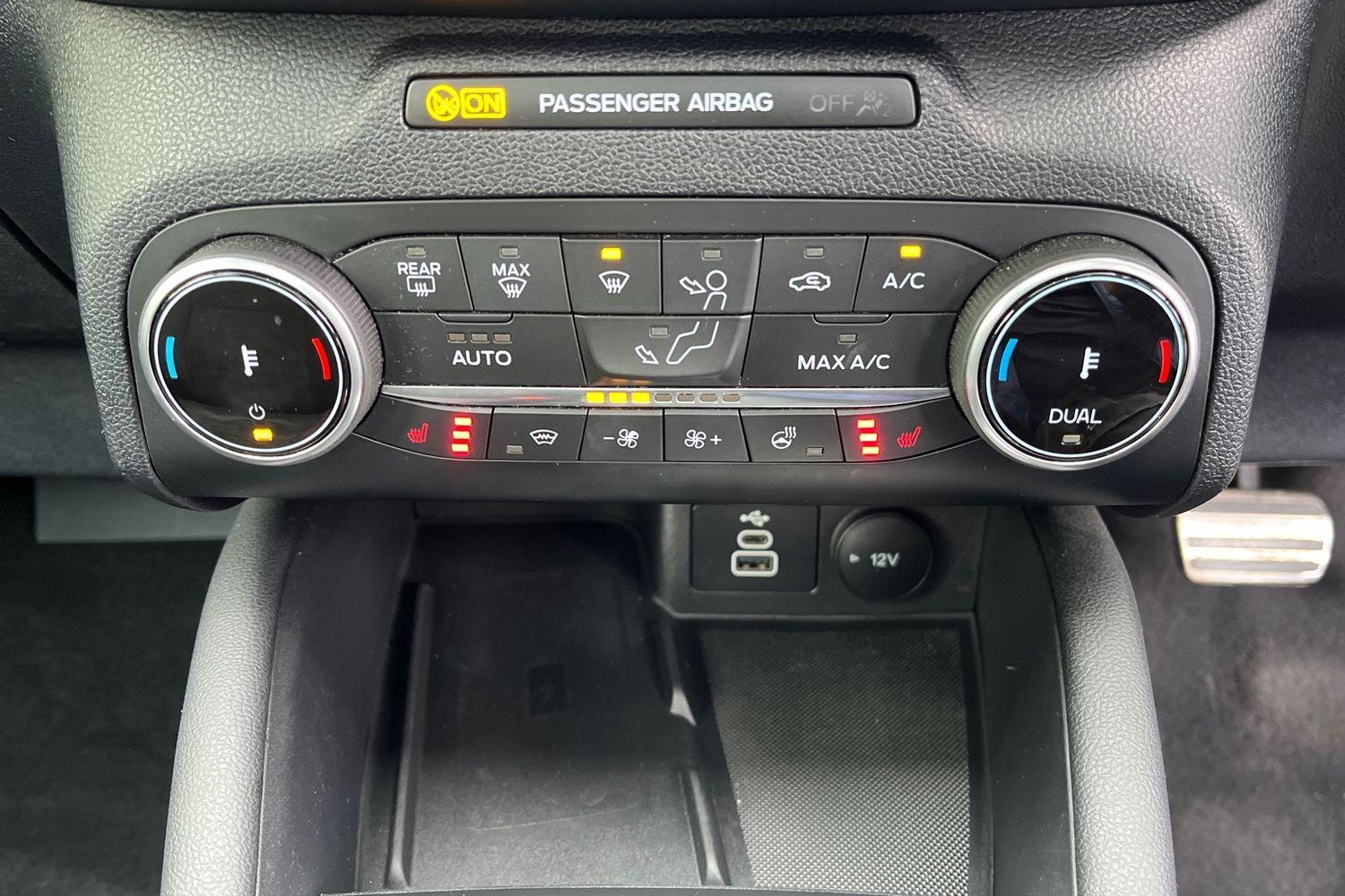 Ford Kuga Photo 32