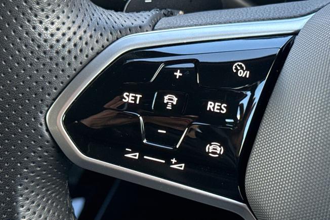 Volkswagen Golf Photo 16