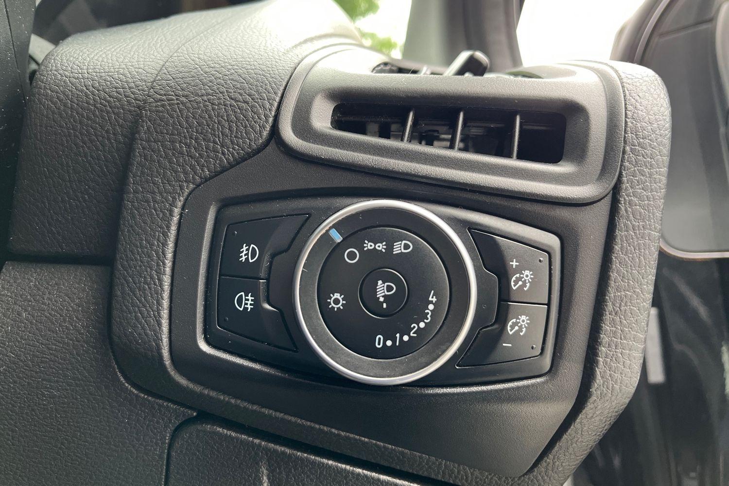 Ford FOCUS Photo 24