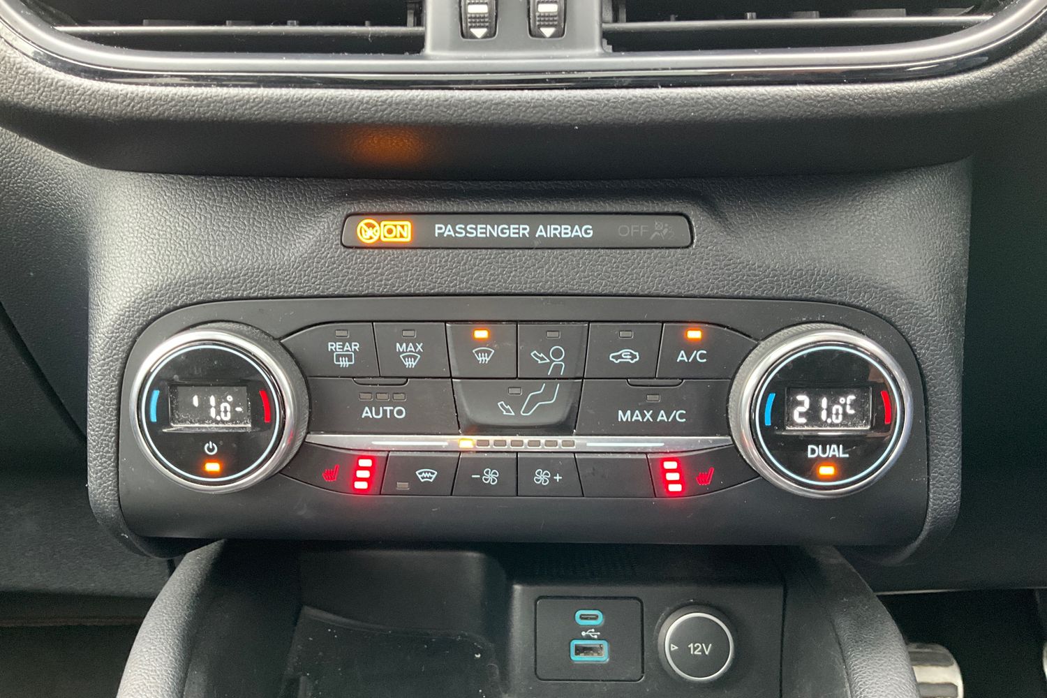 Ford KUGA Photo 29