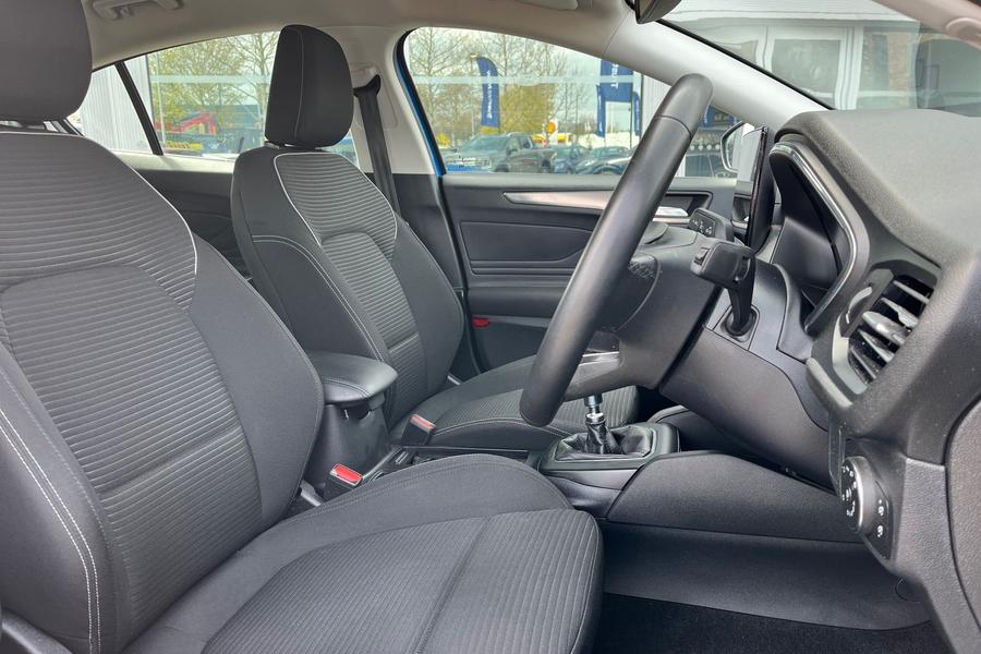 Ford FOCUS Photo autoimg-755d9453e7dfb899bafa007ae8ebedc21f9ee7a5.jpg