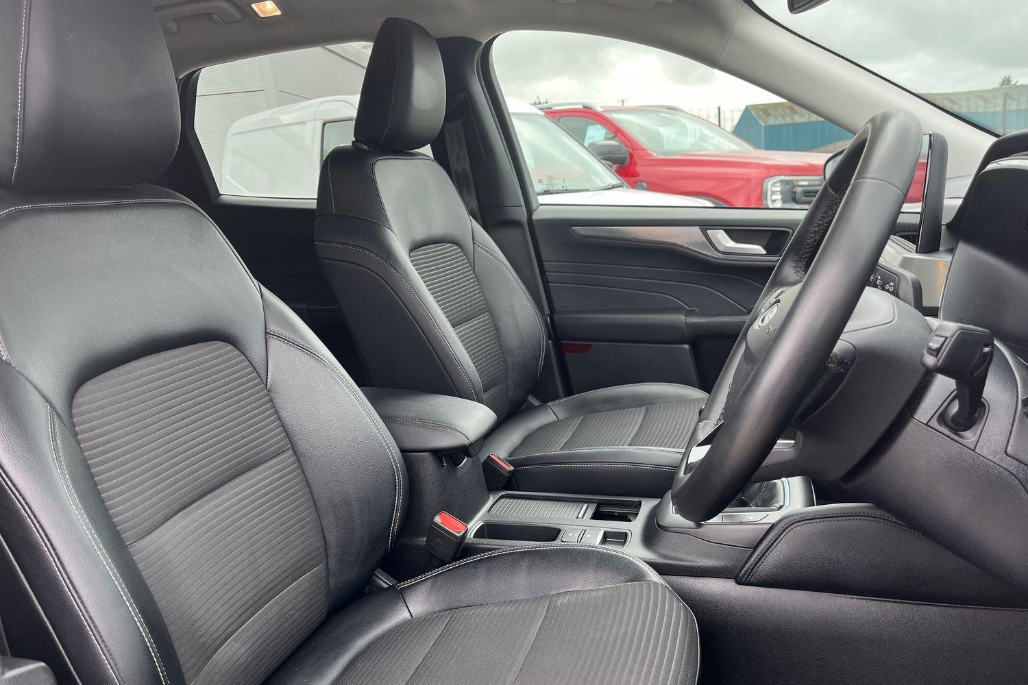 Ford KUGA Photo 16