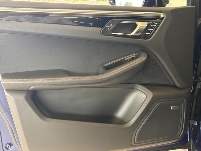 PORSCHE Macan Photo 20