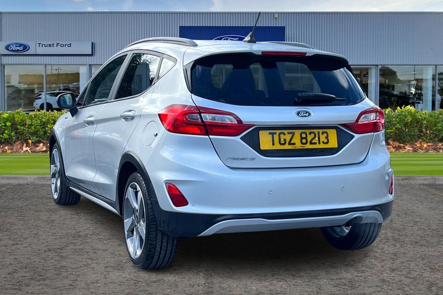 Ford FIESTA Photo 1