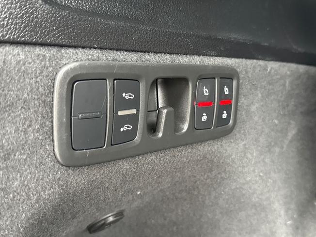 AUDI Q7 Photo 24