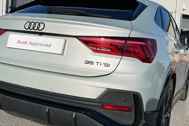 AUDI Q3 Photo 18