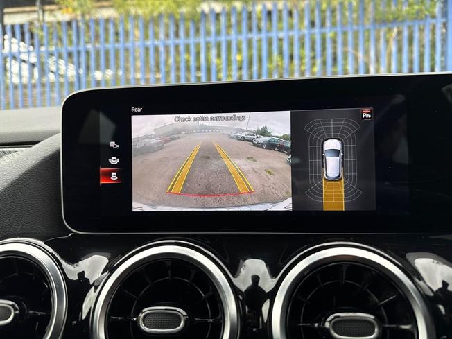 Mercedes-Benz GLA Photo 40