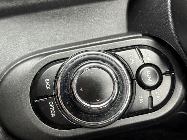 MINI Hatch Photo 29