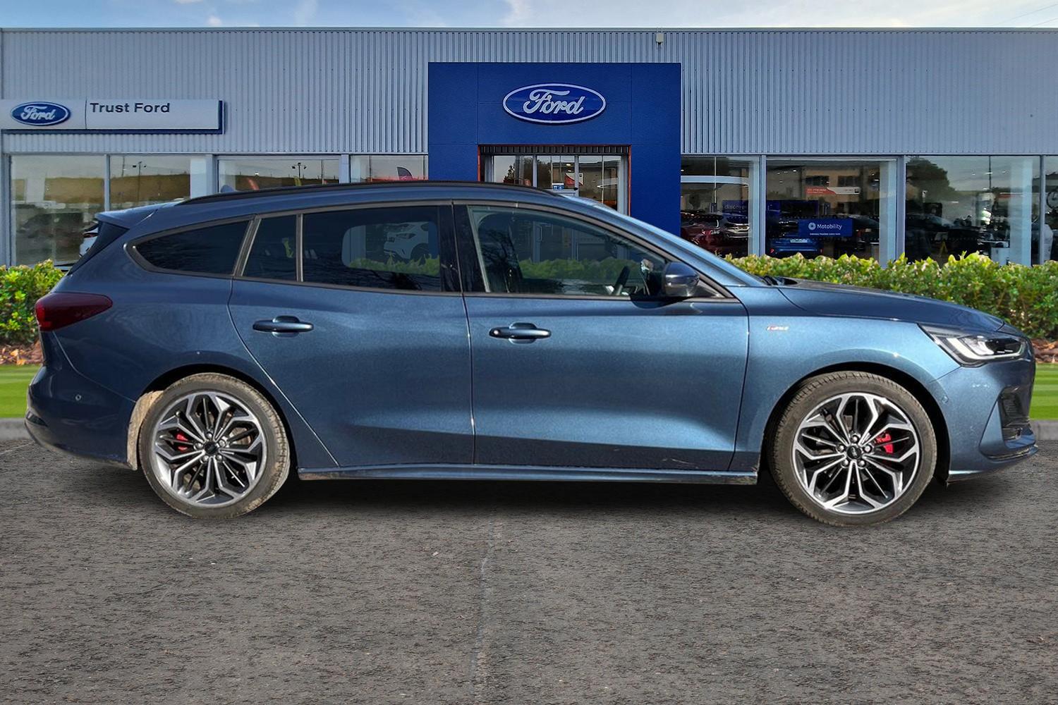 Ford Focus Photo 2