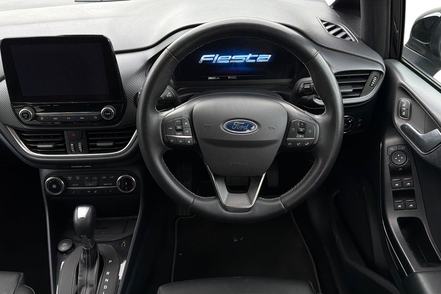 Ford FIESTA Photo 10