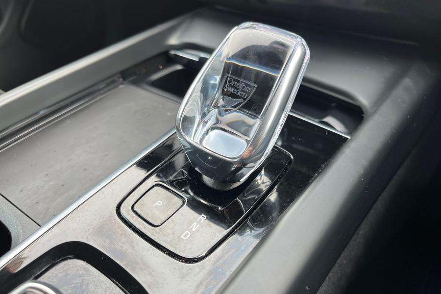 Volvo XC60 Photo autoimg-756a0feda75595eb0178b9499997cab7d6eea1a8.jpg